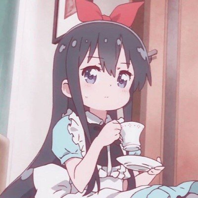 女子带宠物狗进餐厅上桌舔盘子